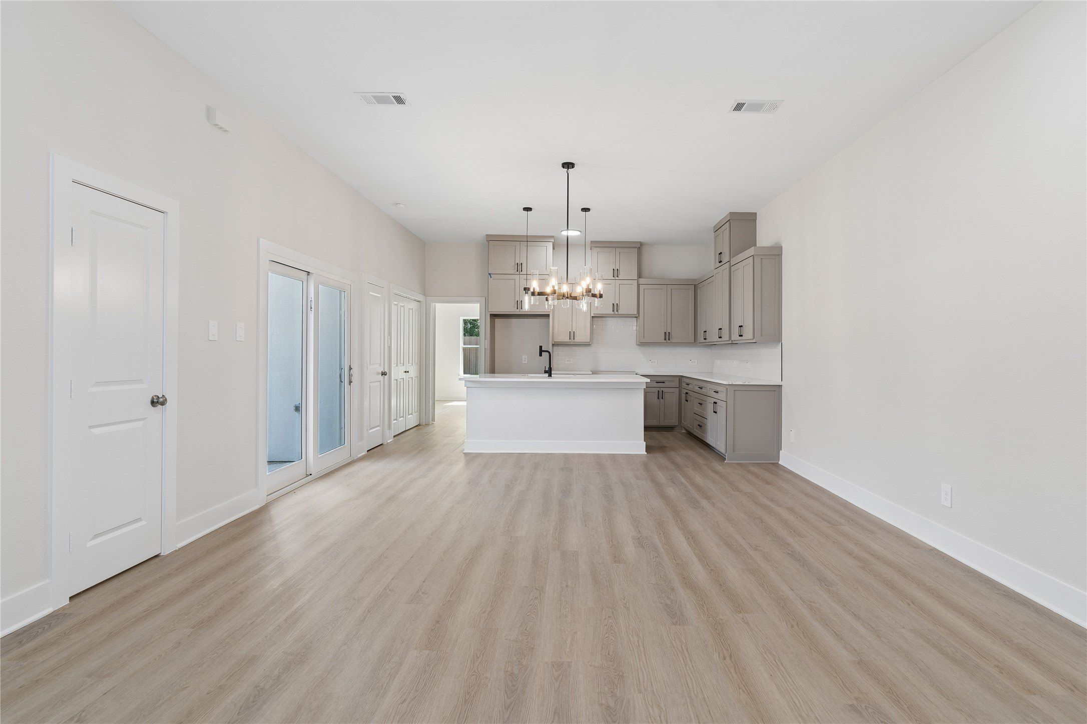 Cottonwood Street. Fort Worth, TX 76111