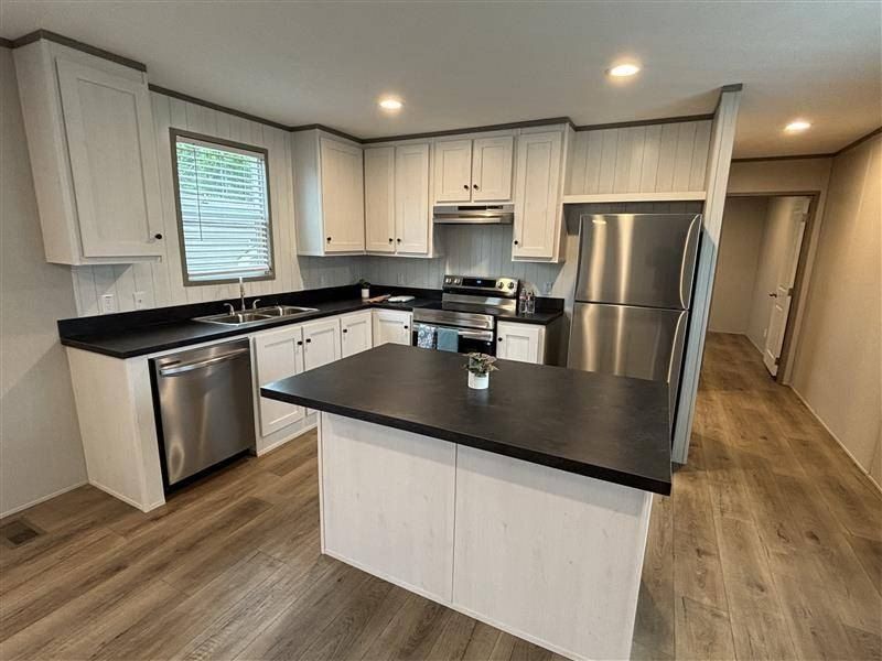 21 Madrona Dr. Austin, TX 78744
