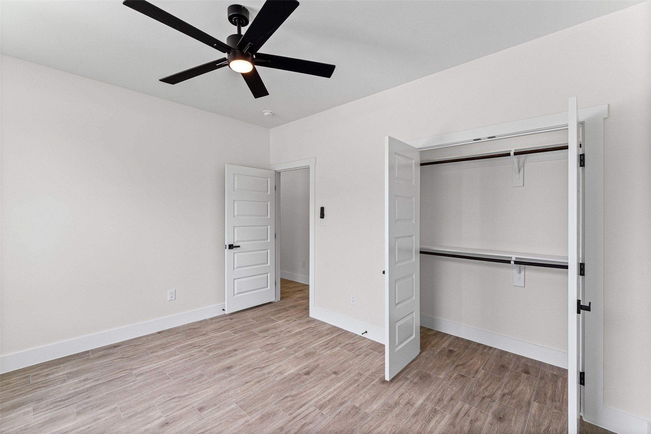 2712 Steepleridge Circle. Granbury, TX 76048