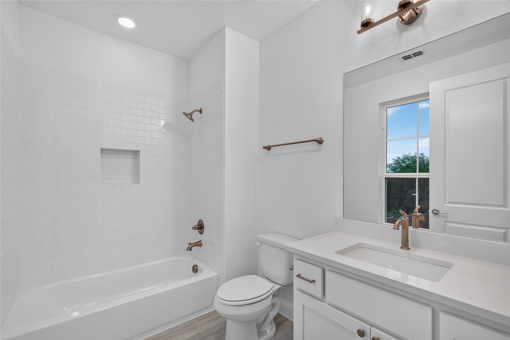 9676 Mav Lane. Dallas, TX 75238