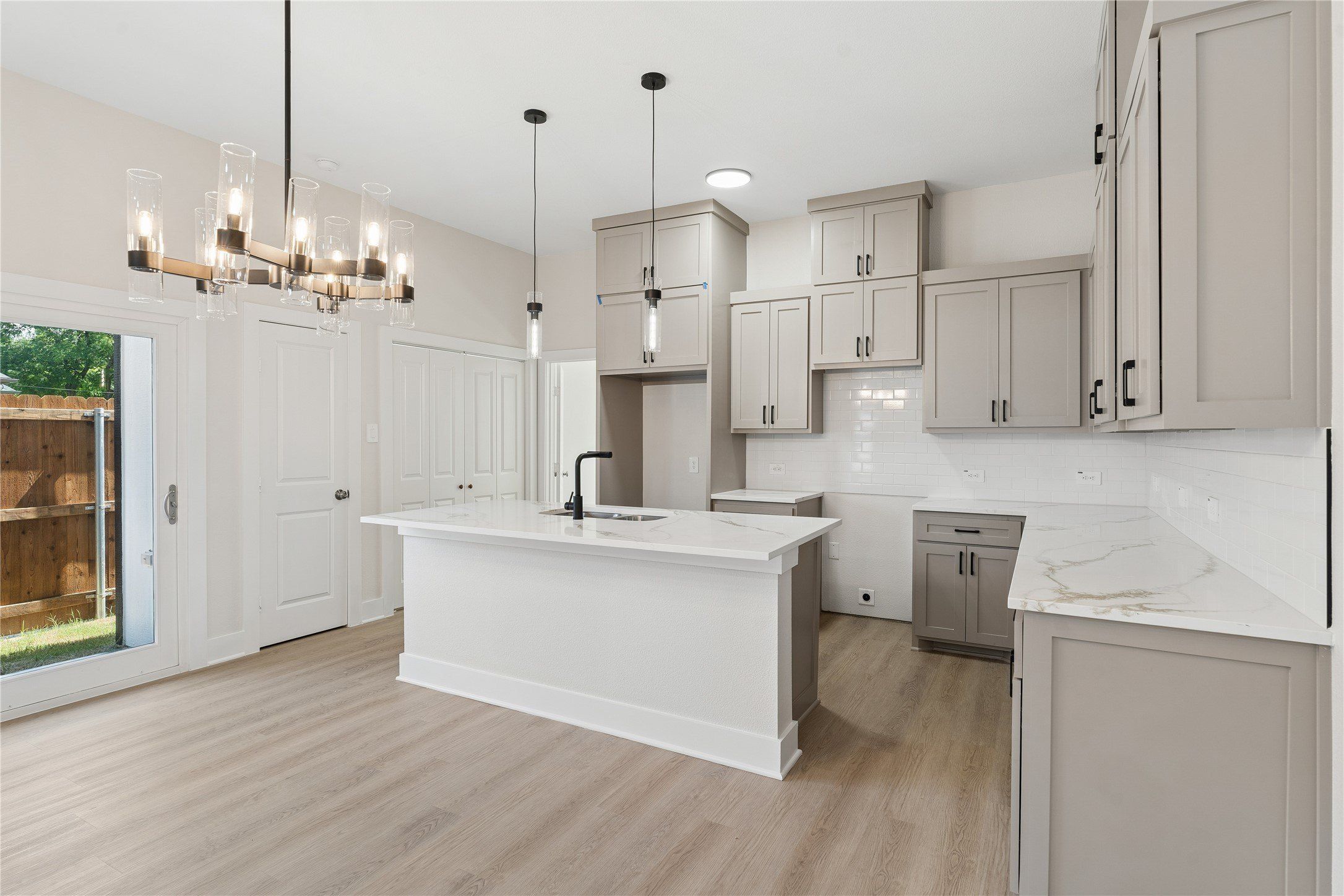 132 Cottonwood Street. Fort Worth, TX 76111