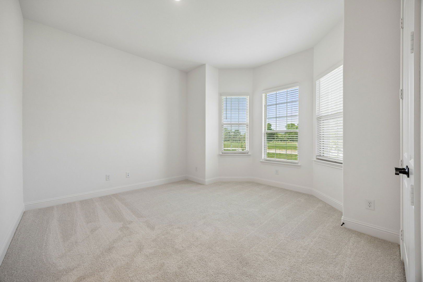 5013 Valley View Drive. Joshua, TX 76058