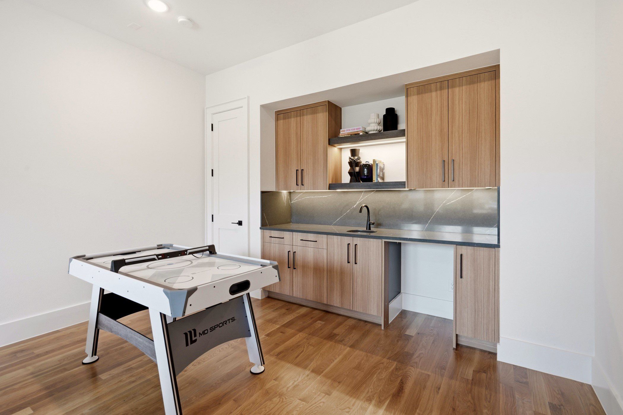 5449 Goodwin Avenue. Dallas, TX 75206