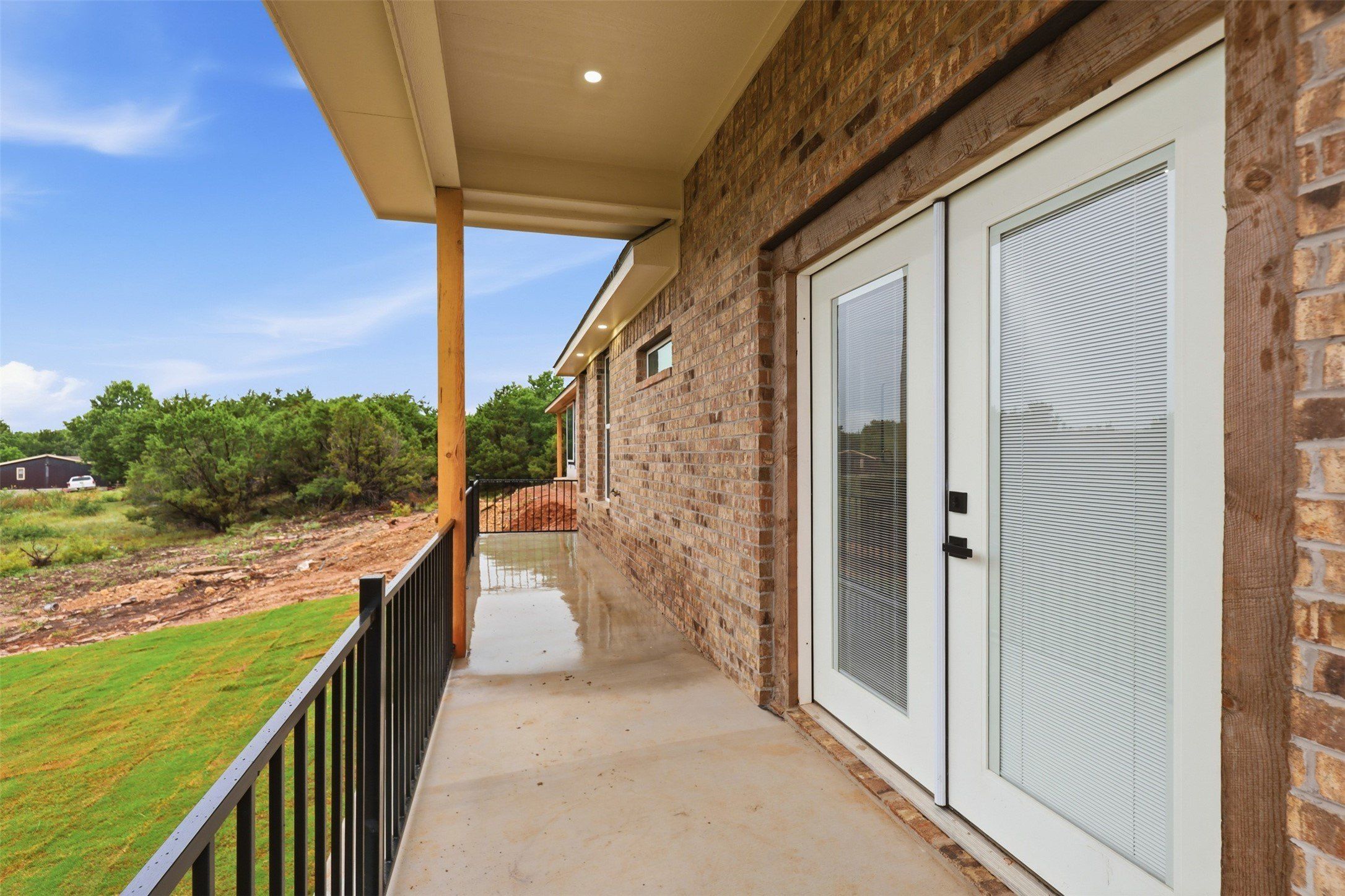 1413 Ridgeview Circle. Granbury, TX 76048