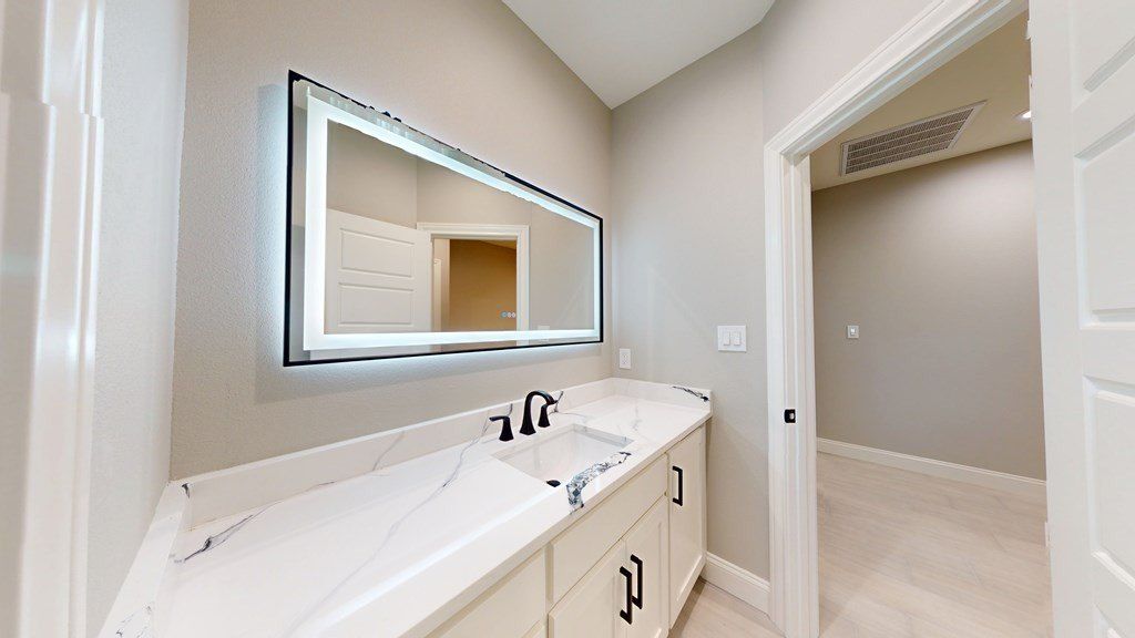 4505 Navasota. Midland, TX 79707