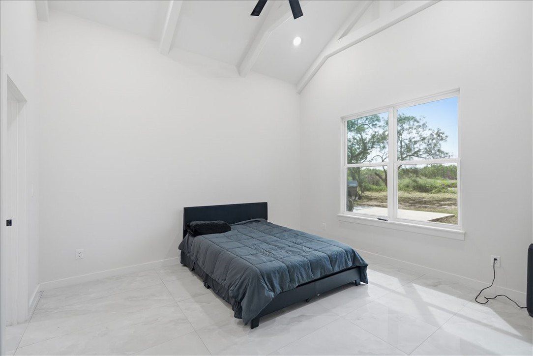 416 Stephens Loop. Mathis, TX 78368