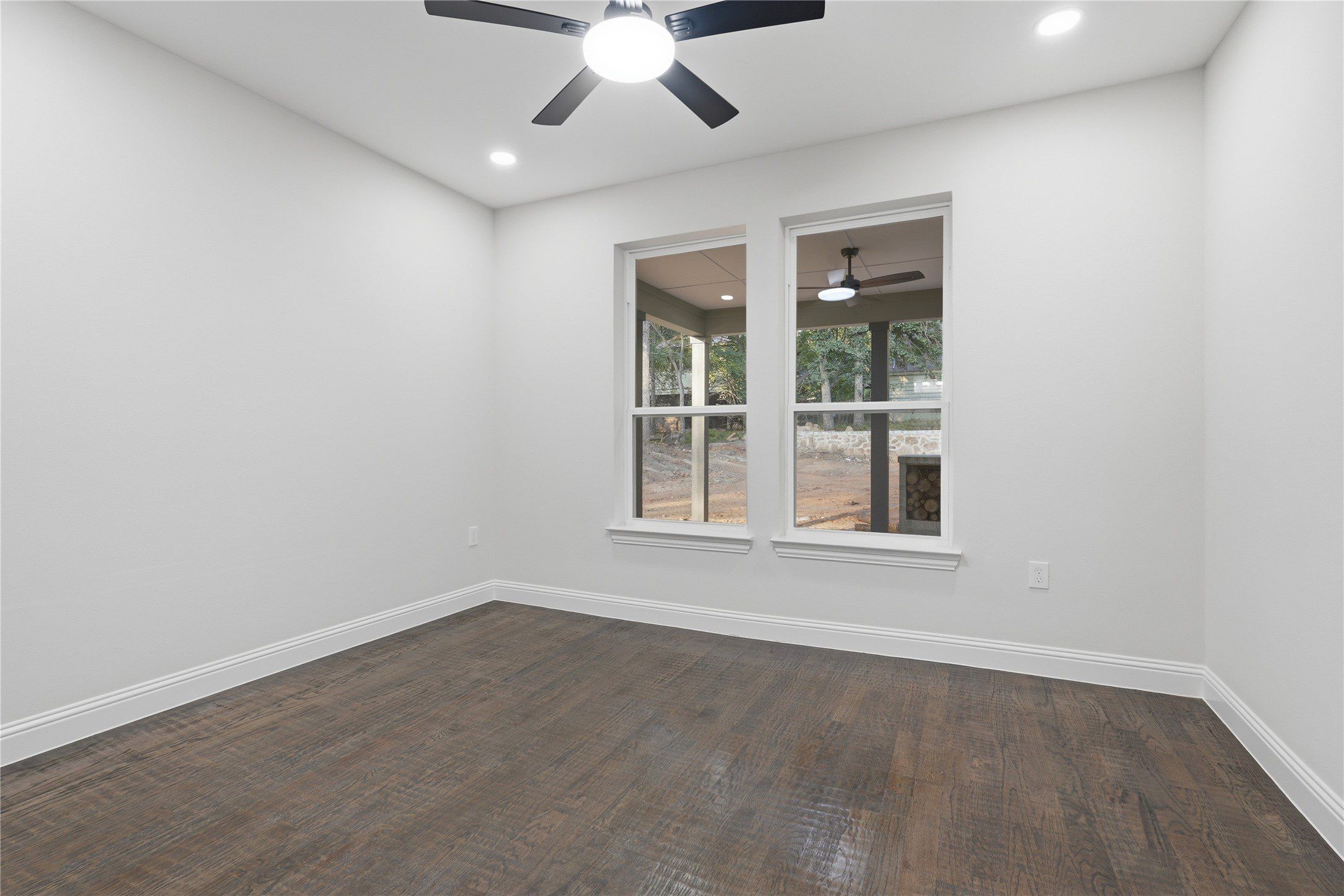 2150 Lakeview Drive. Mabank, TX 75156