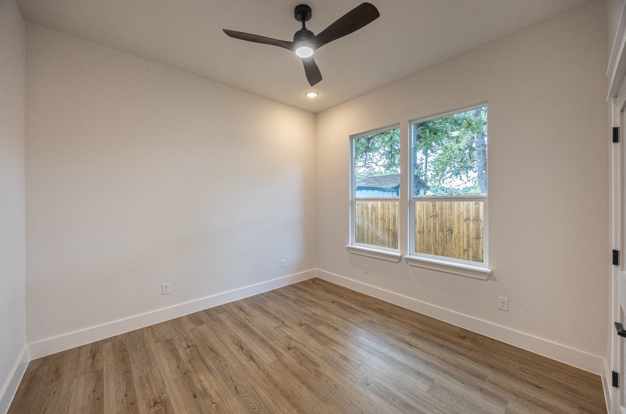 2902 Hiawatha Trail. Lake Worth, TX 76135