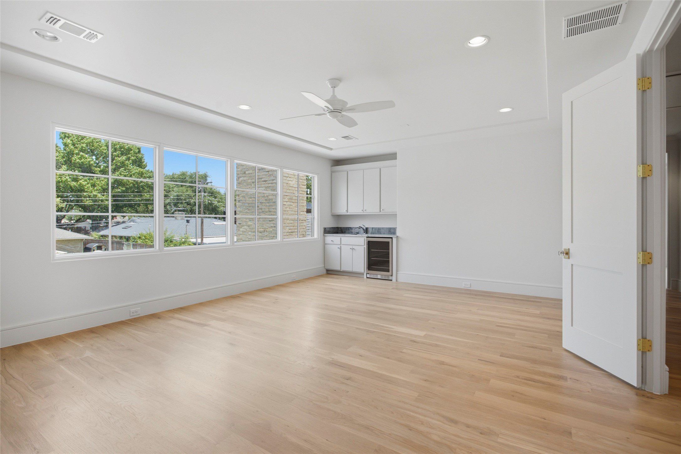 7033 Chantilly Lane. Dallas, TX 75214