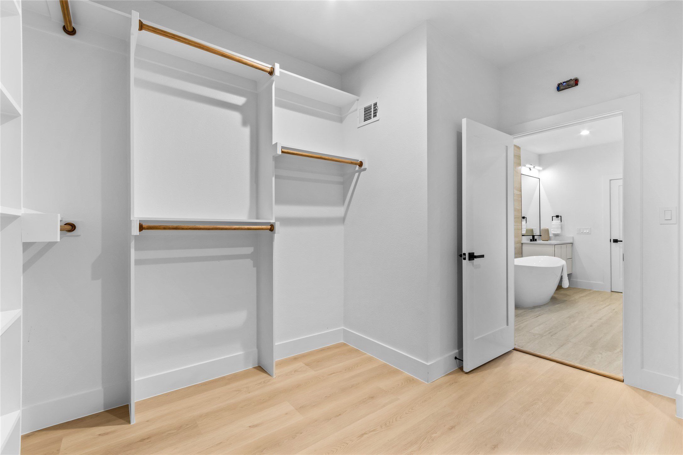 1505 Holly. Dallas, TX 75204