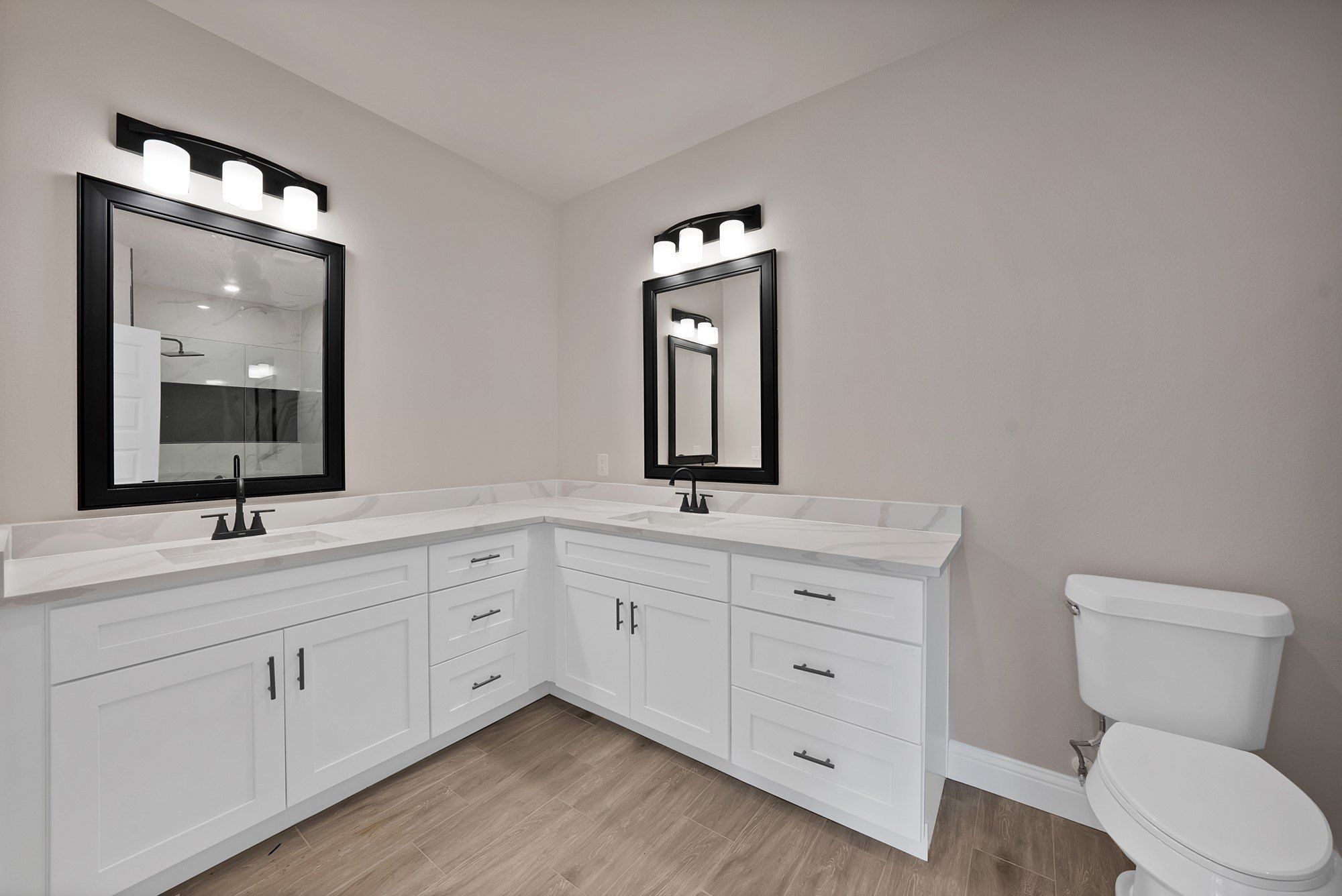2707 Steepleridge Circle. Granbury, TX 76048