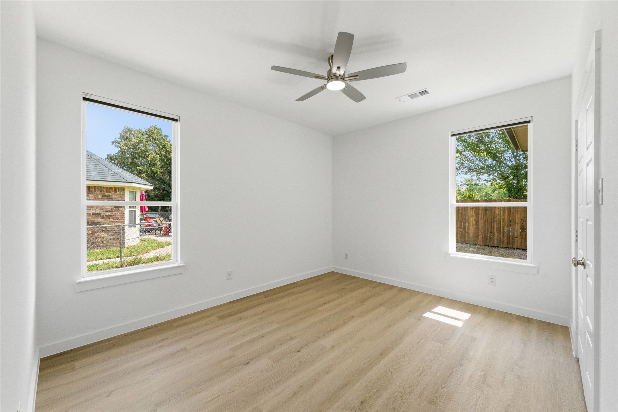 418 Starboard Drive. Gun Barrel City, TX 75156