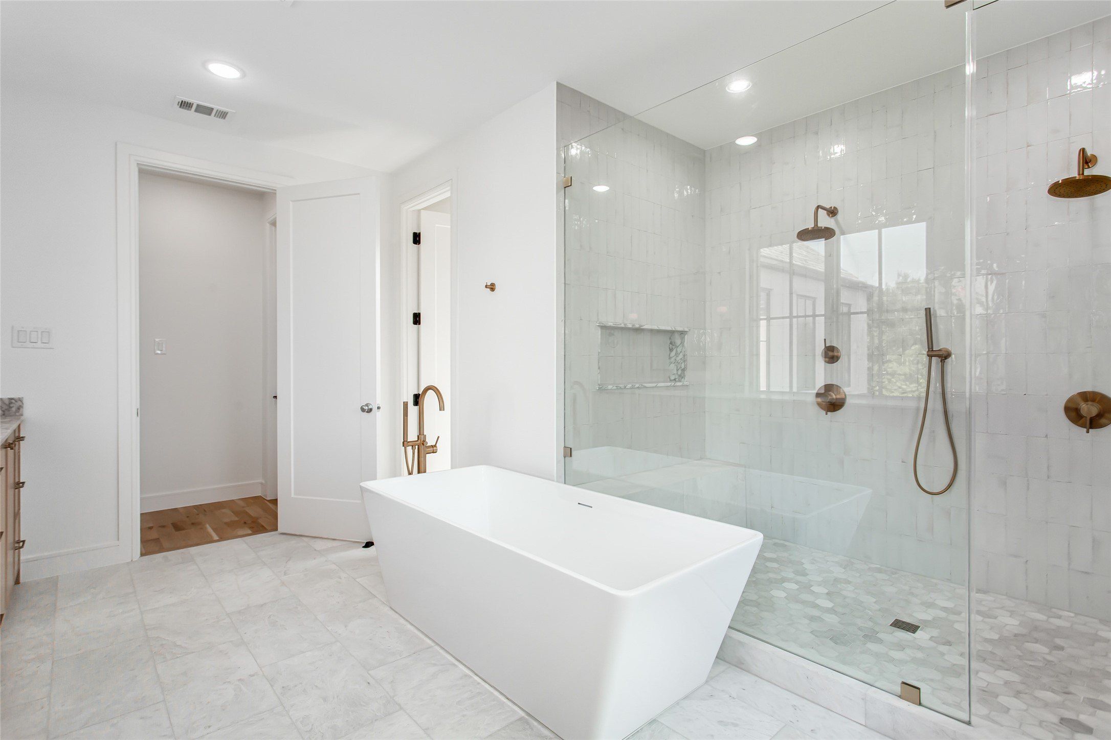 6367 Mccommas Boulevard. Dallas, TX 75214