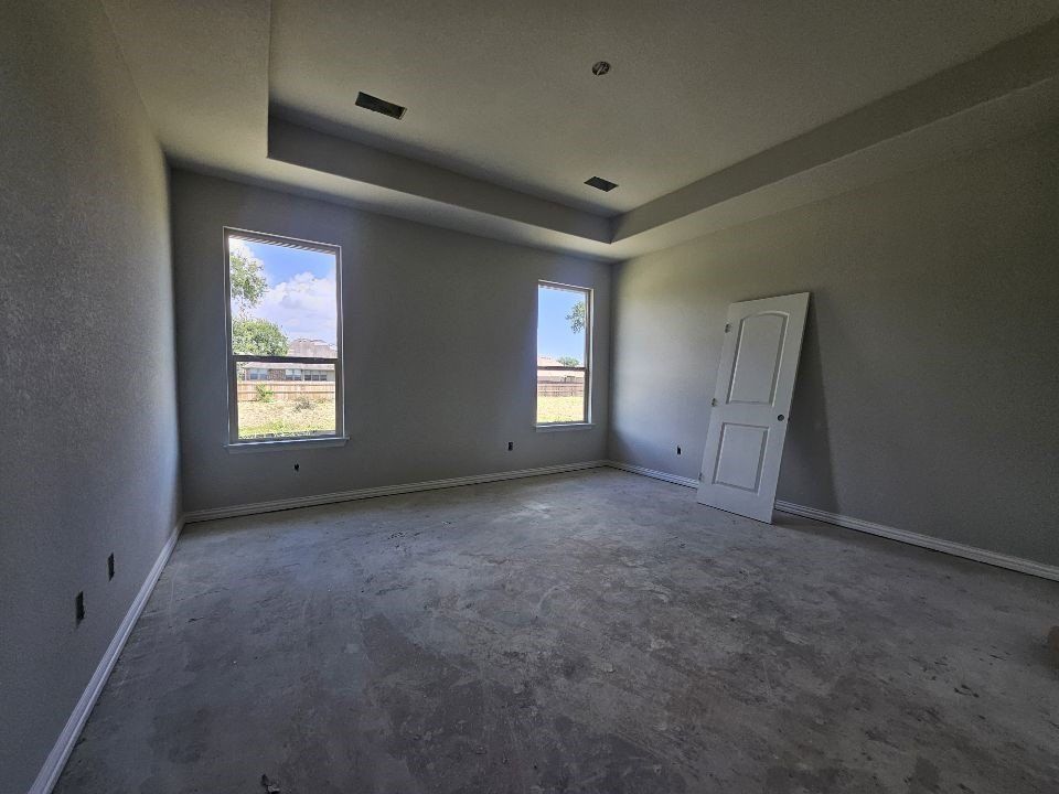 813 Silverleaf Drive. Ennis, TX 75119