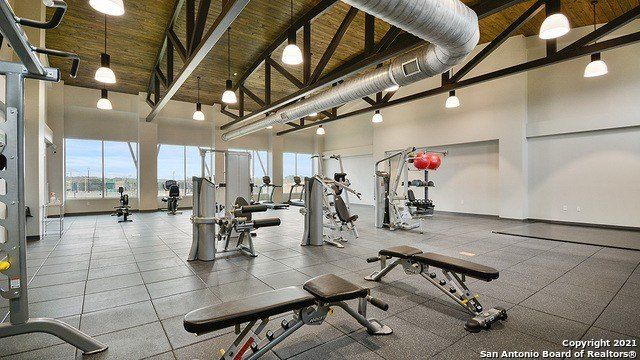 4921 Fairway Bunker. San Antonio, TX 78261