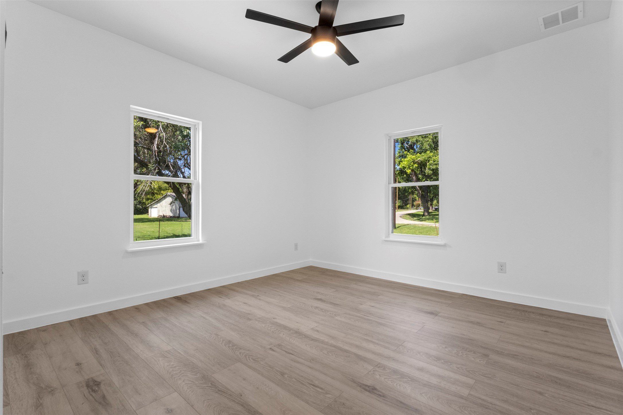 4406 S Ottawa Road. Dallas, TX 75212