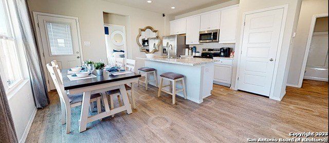 1518 Amie Bluff. San Antonio, TX 78221