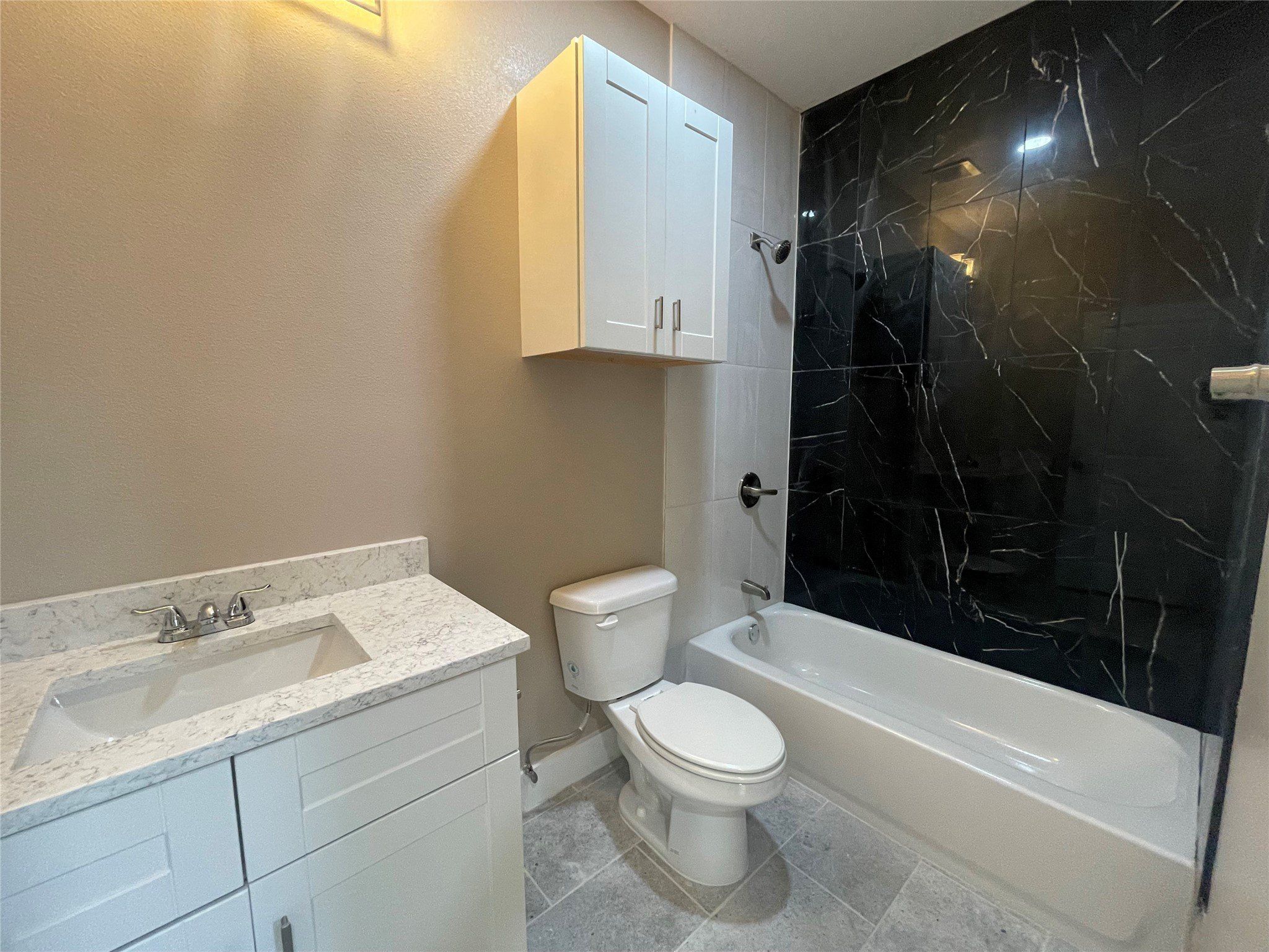 4313 Mountain Hollow Drive. Granbury, TX 76048