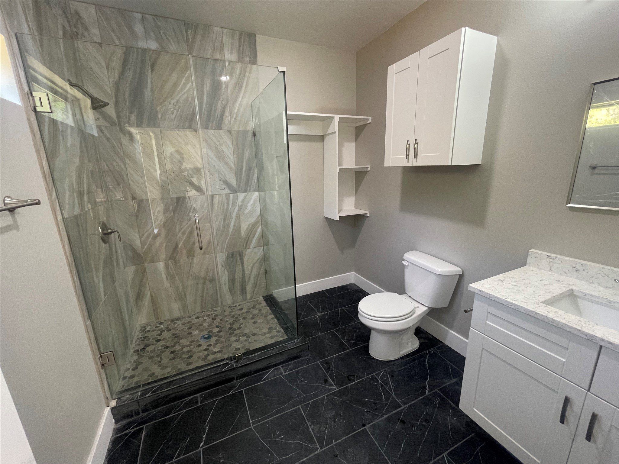4311 Mountain Hollow Drive. Granbury, TX 76048