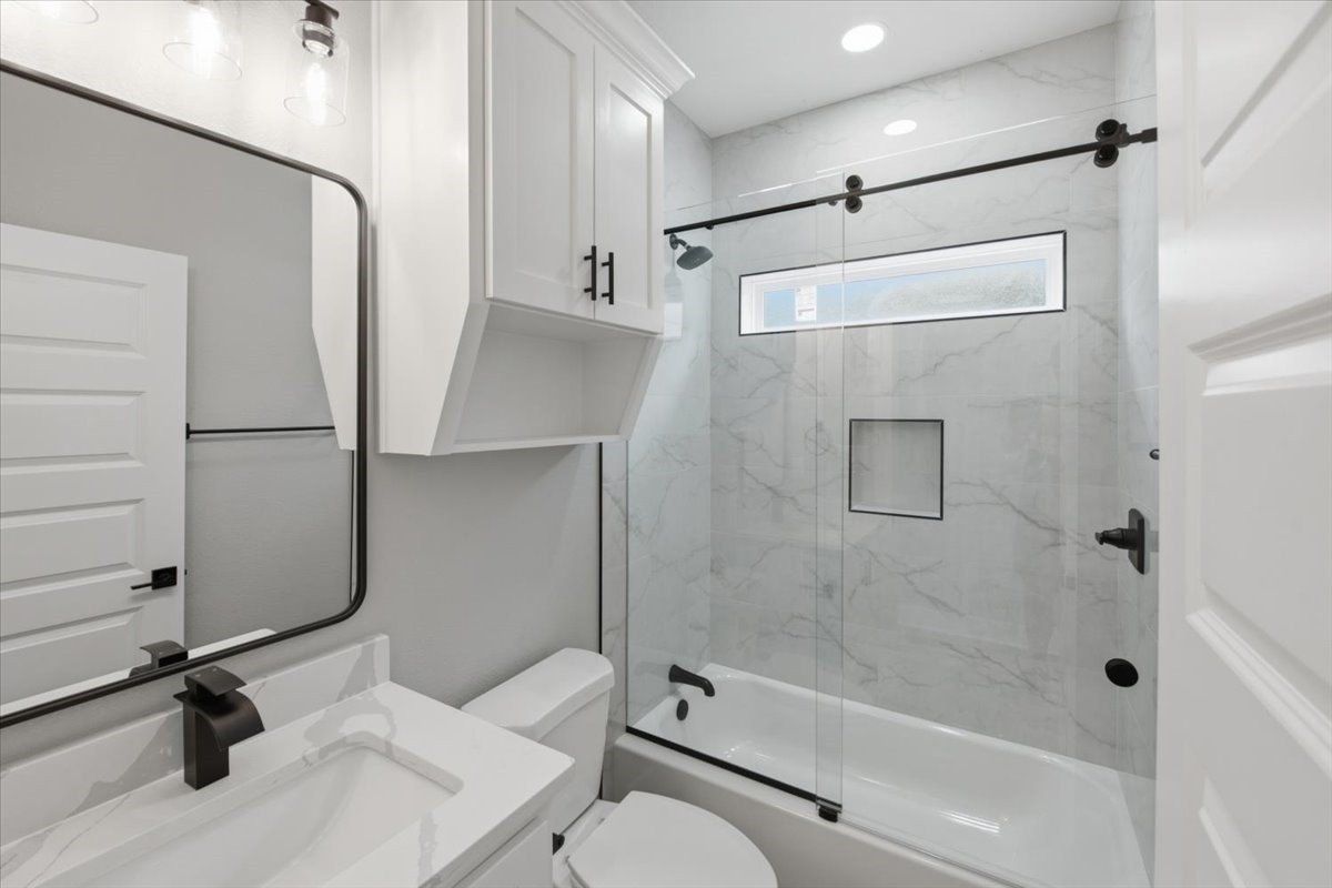 13015 Rainier Drive. Woodway, TX 76712