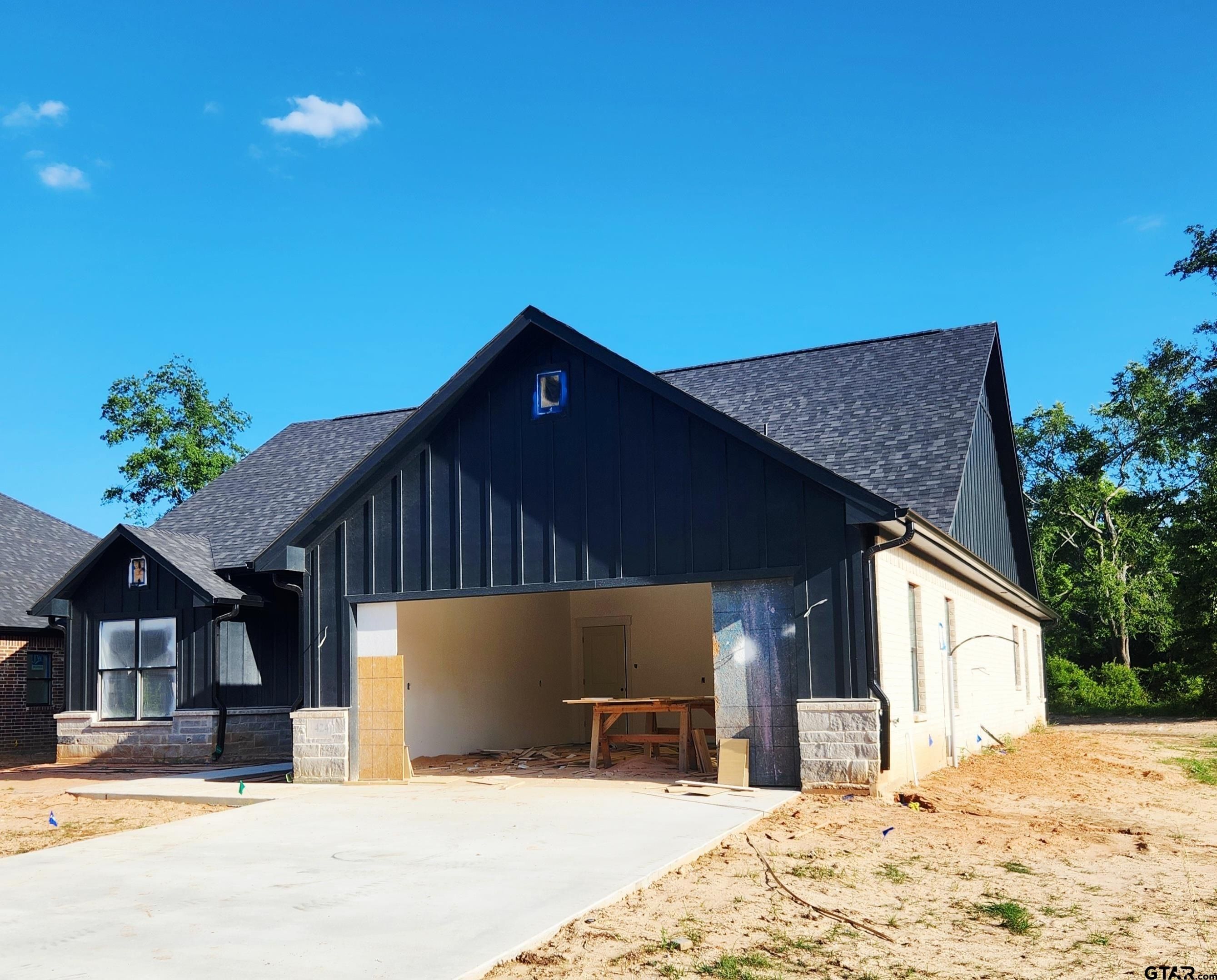 424 Deer Point Cove. Chandler, TX 75758