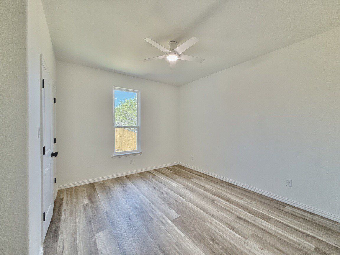 4620 Evening View Drive. Granbury, TX 76048