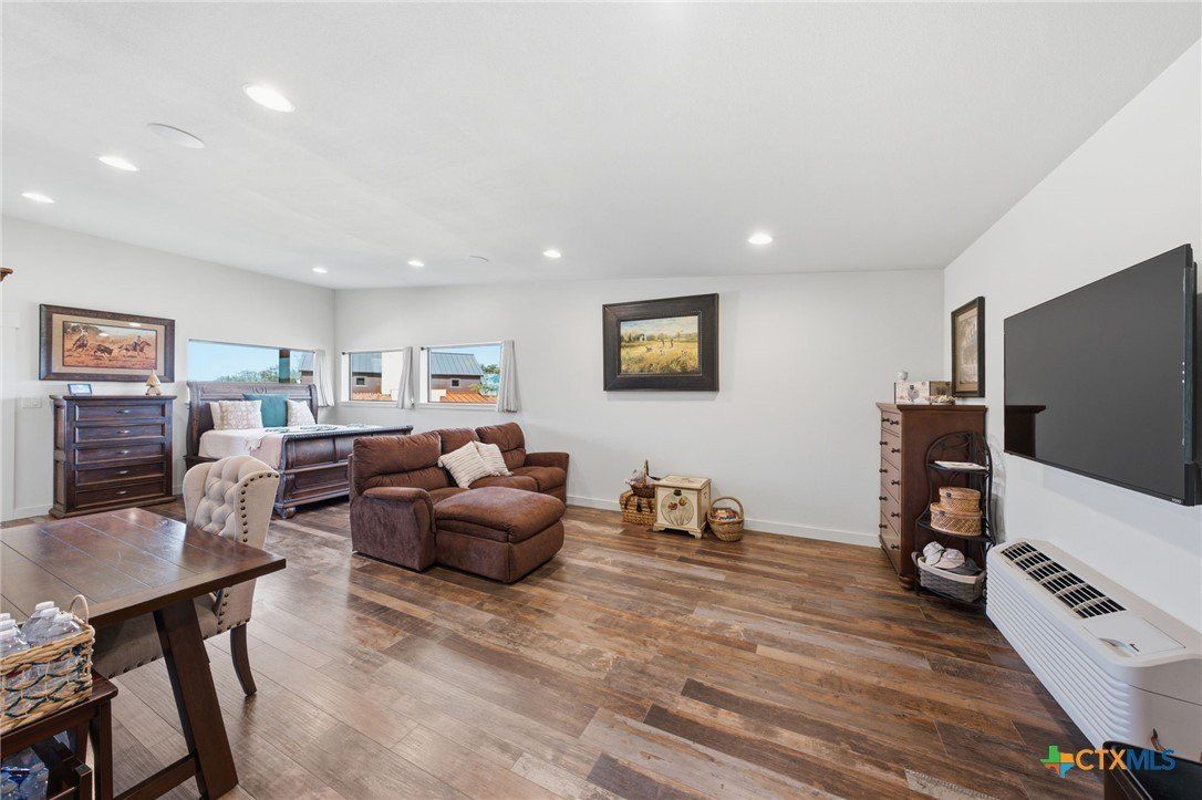 1509 County Road 326. Bertram, TX 78605