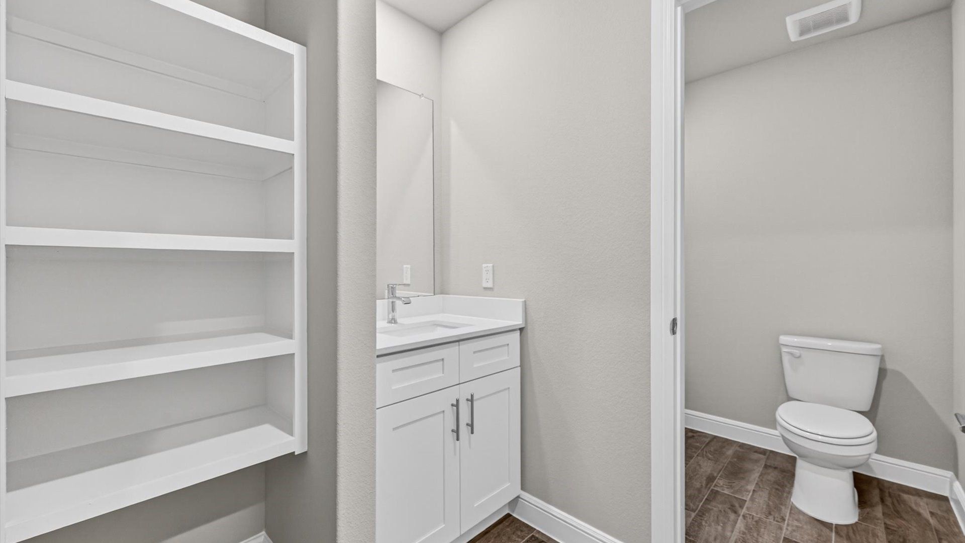207 Sandstone Circle. Granbury, TX 76048