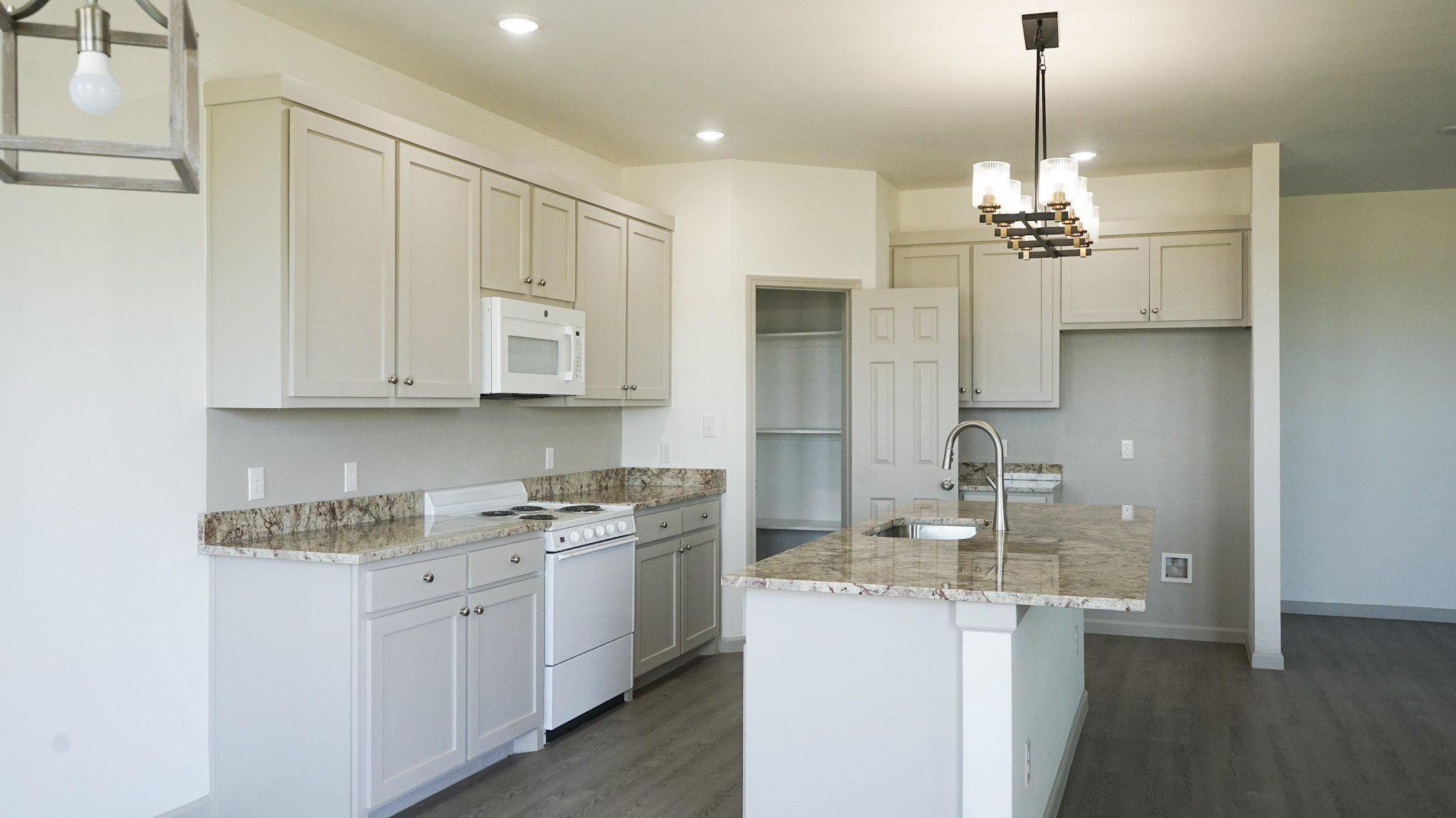 1011 Springview Lane. Mabank, TX 75147