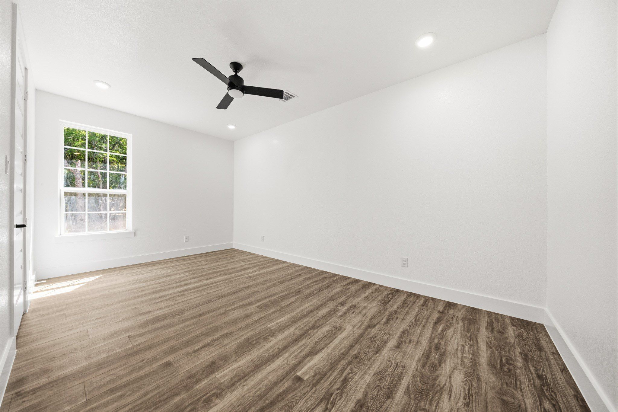 24113 Stonewood Drive. Whitney, TX 76692