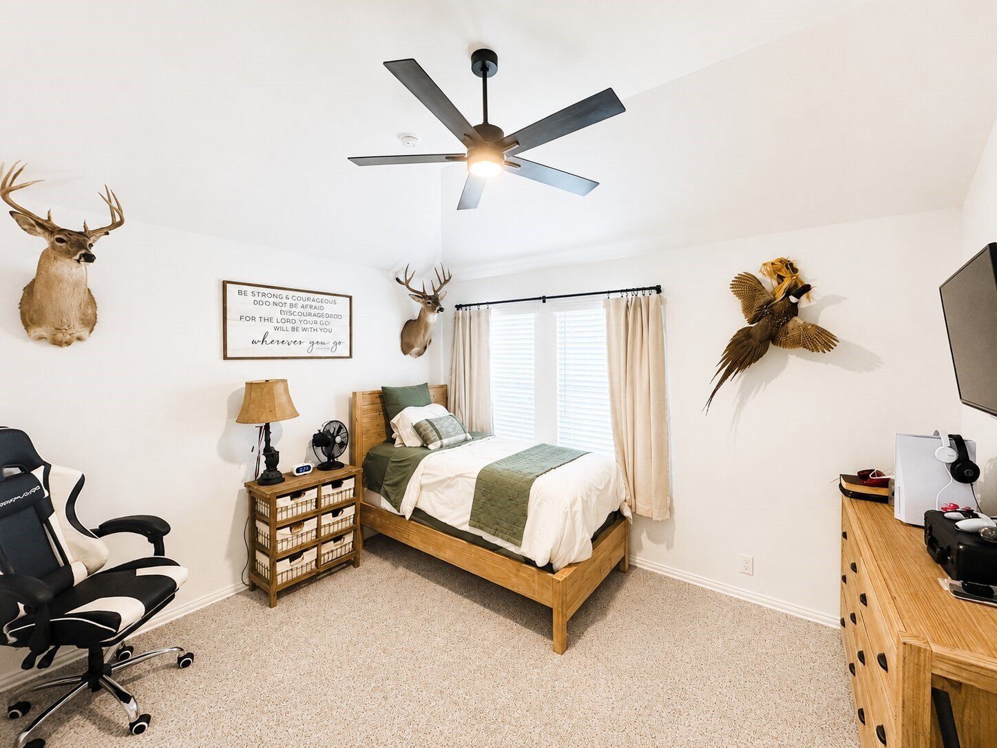 7709 Gatevine Avenue. Joshua, TX 76058