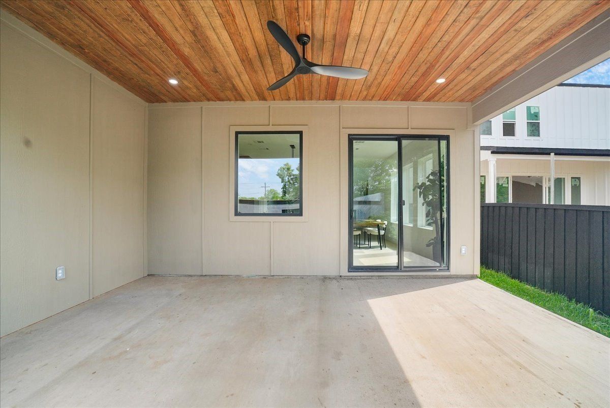 1825 Pollard Street. Dallas, TX 75208
