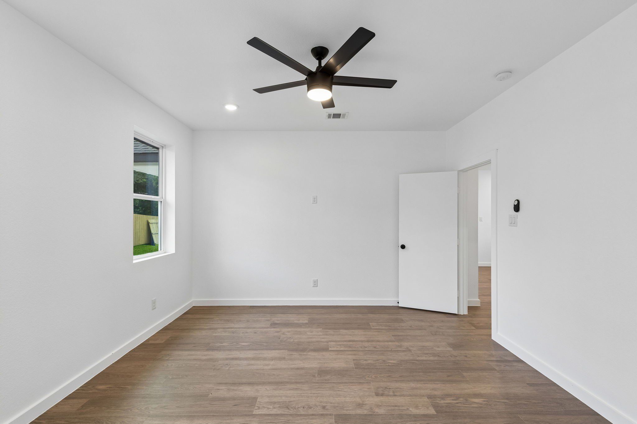 171 Tryall Court. Runaway Bay, TX 76426