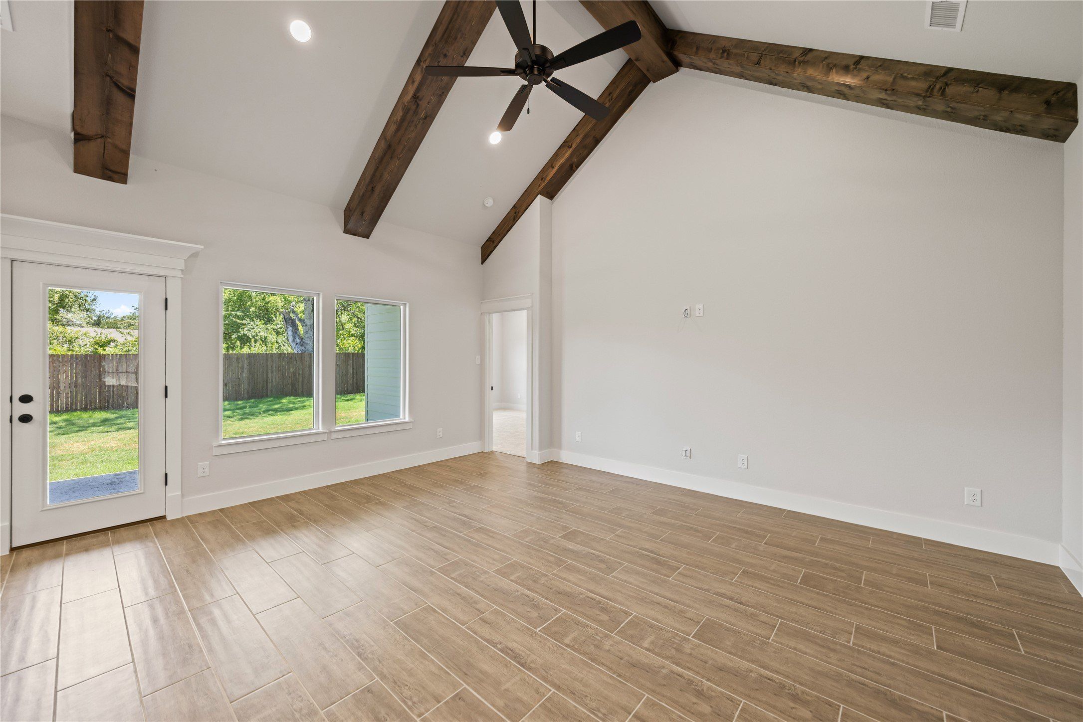 5505 Graham Street. Sansom Park, TX 76114