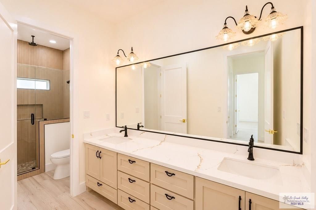 1313 Thacker Lane. Harlingen, TX 78552