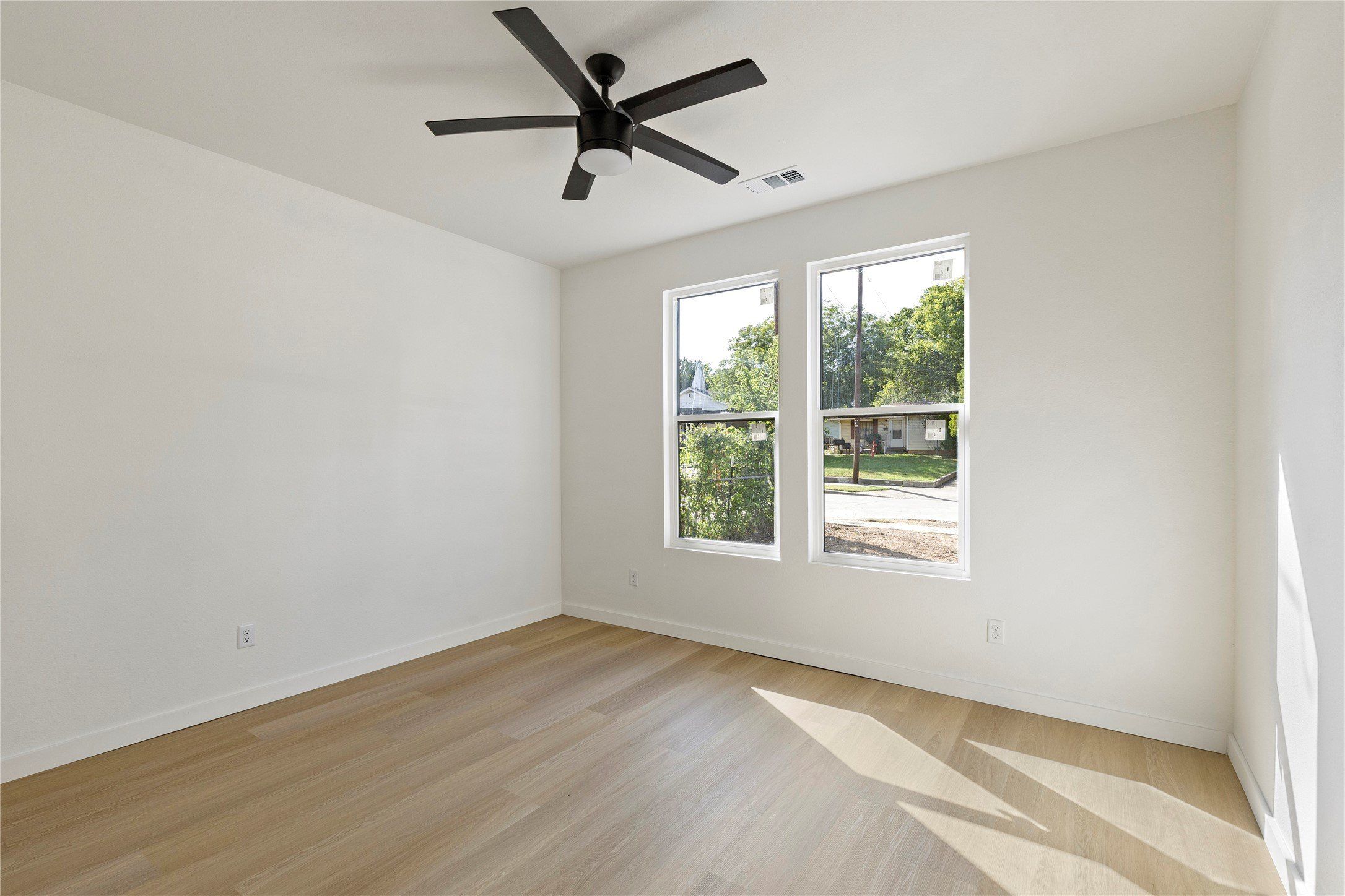 2536 56Th Street. Dallas, TX 75241