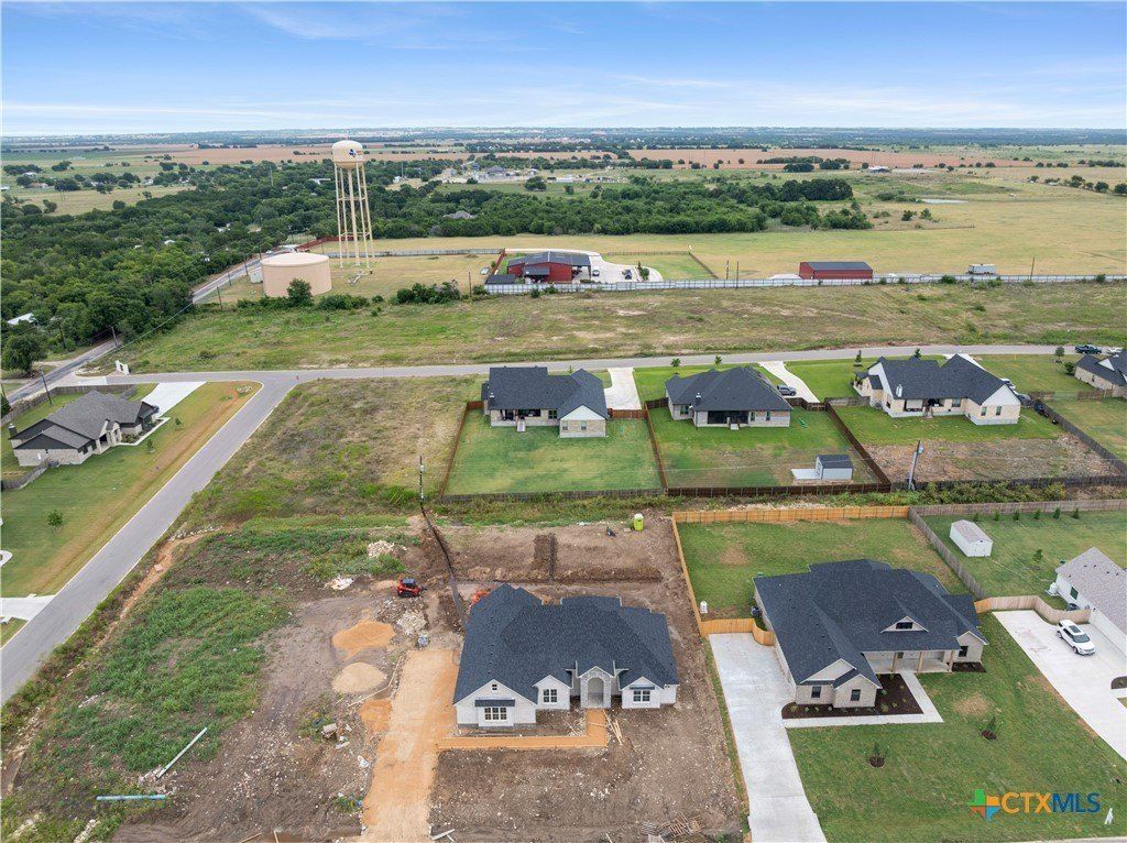 7909 Rock Crest Drive. Moody, TX 76557