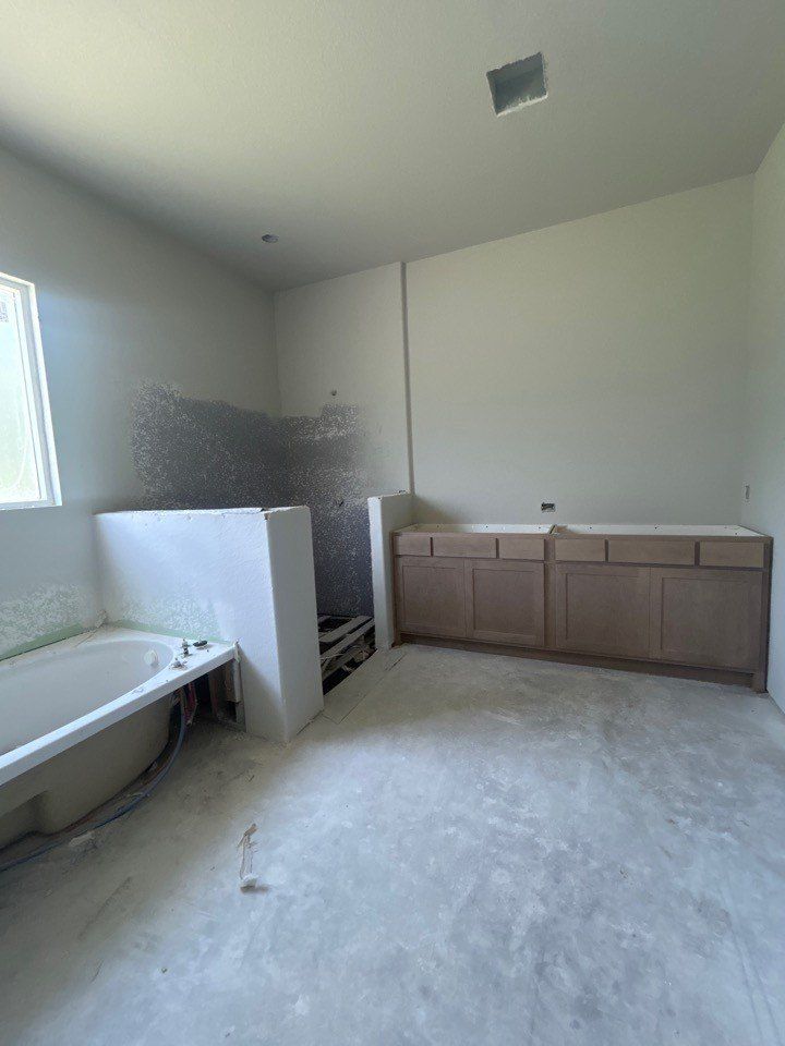 1007 Perrin Lane. Van Alstyne, TX 75495
