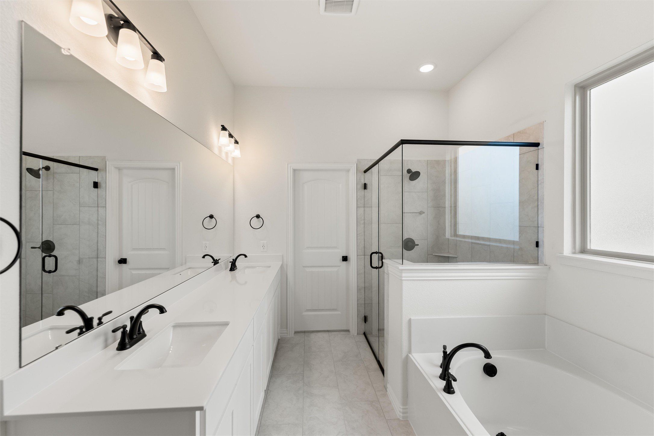 125 Snowy Owl Trail. Rhome, TX 76078
