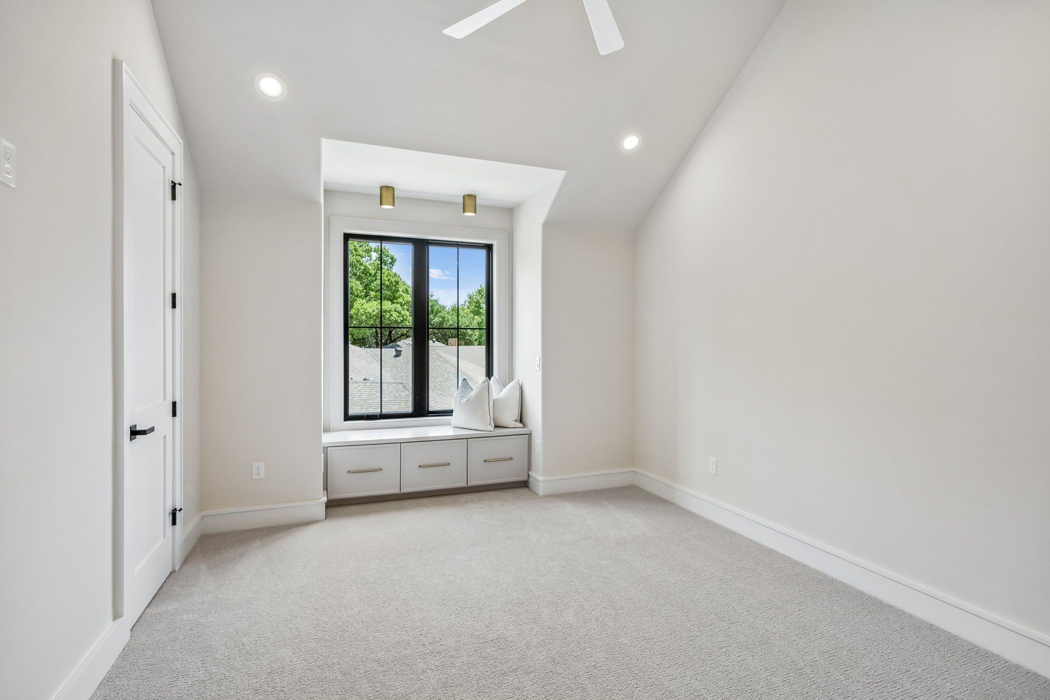 7308 Tangleglen Drive. Dallas, TX 75248