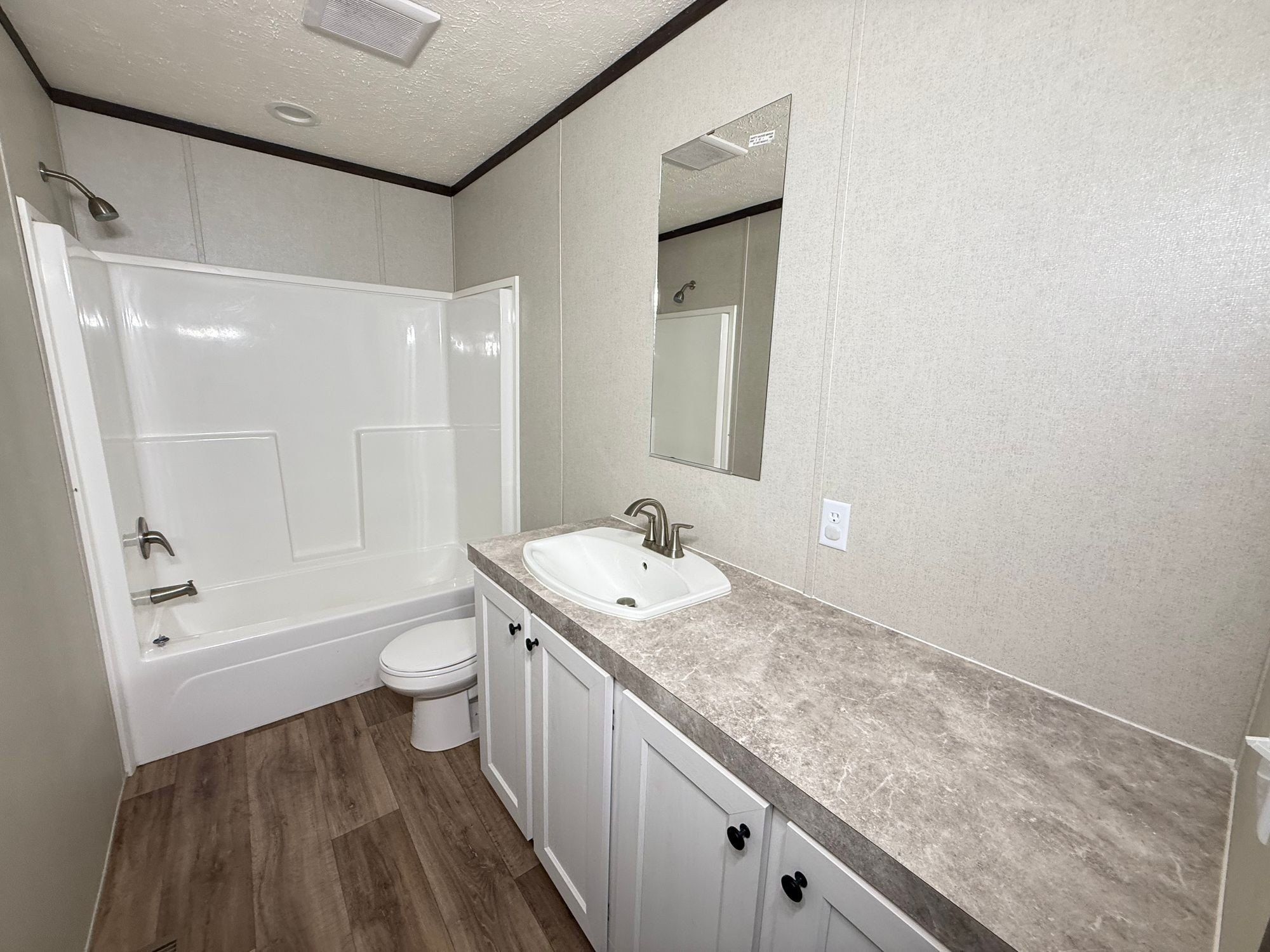 2033 Little Creek Wa. Hockley, TX 77447