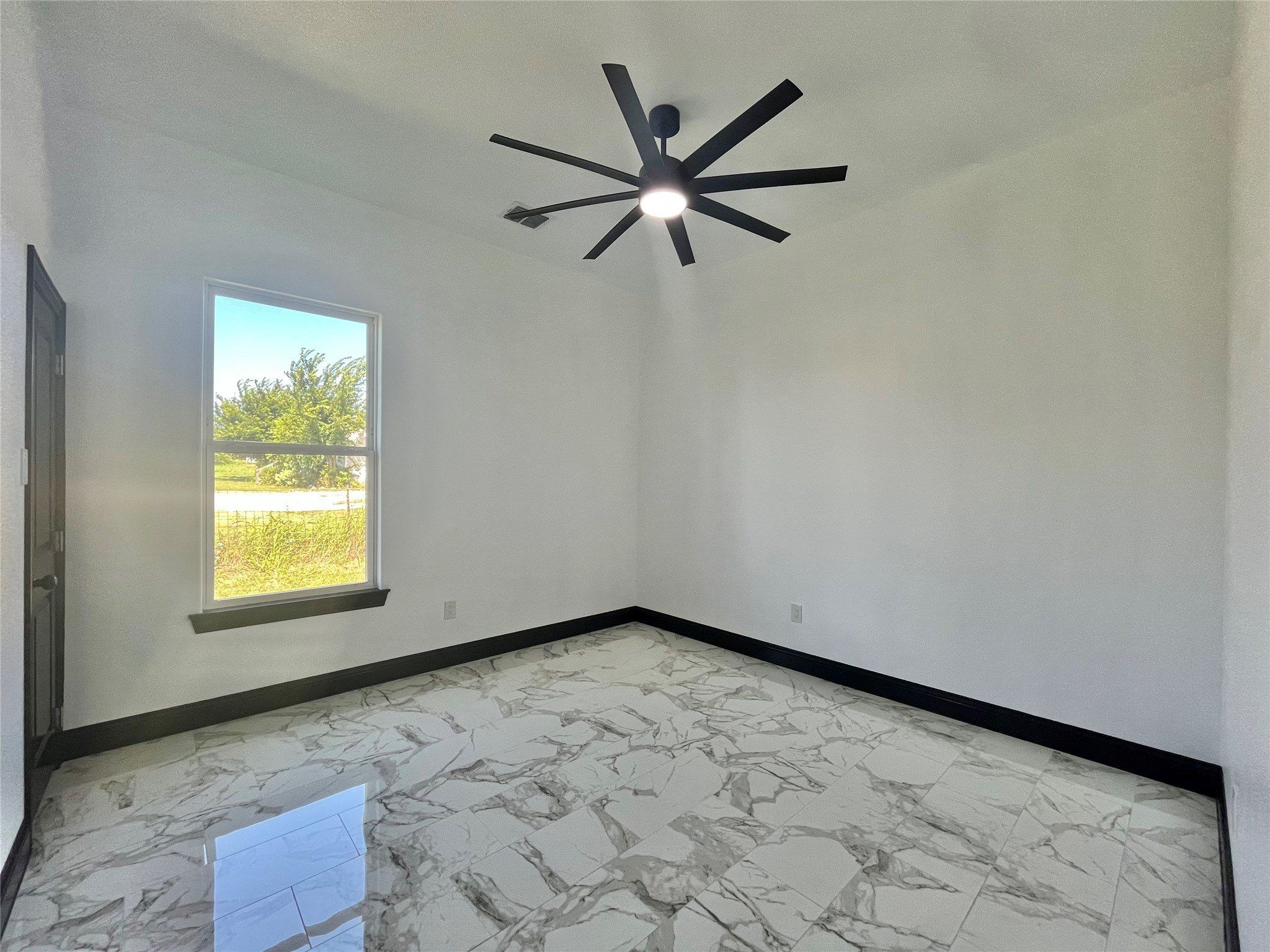 127 Valley Meadows Drive. Springtown, TX 76082