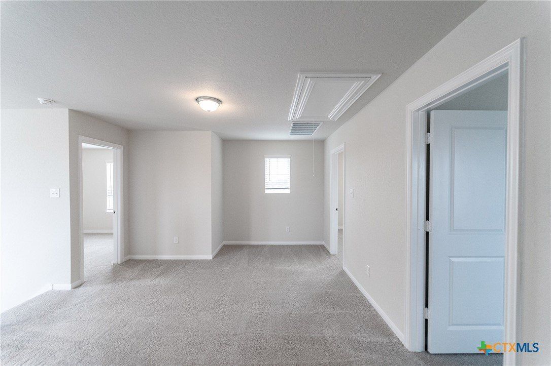 312 Ivy Roads. Seguin, TX 78155