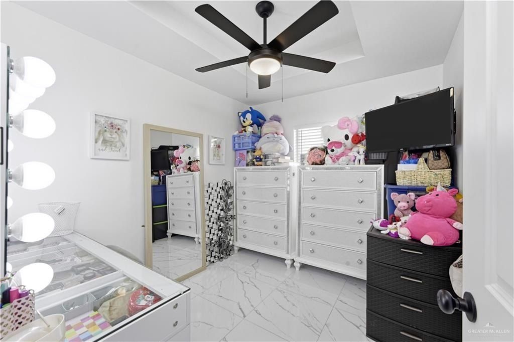 717 Valley Trace. Weslaco, TX 78599