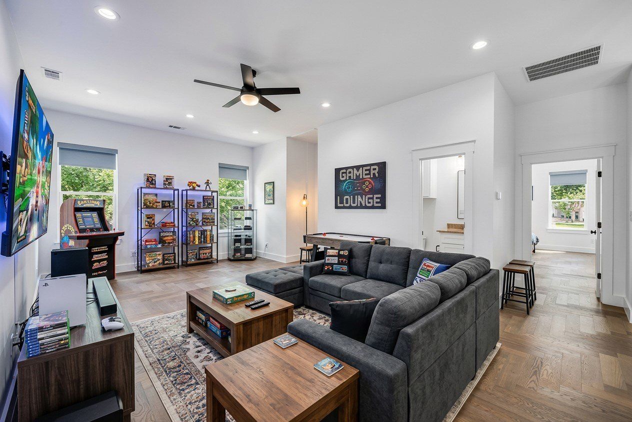 105 Forest Brook Drive. Oak Leaf, TX 75154