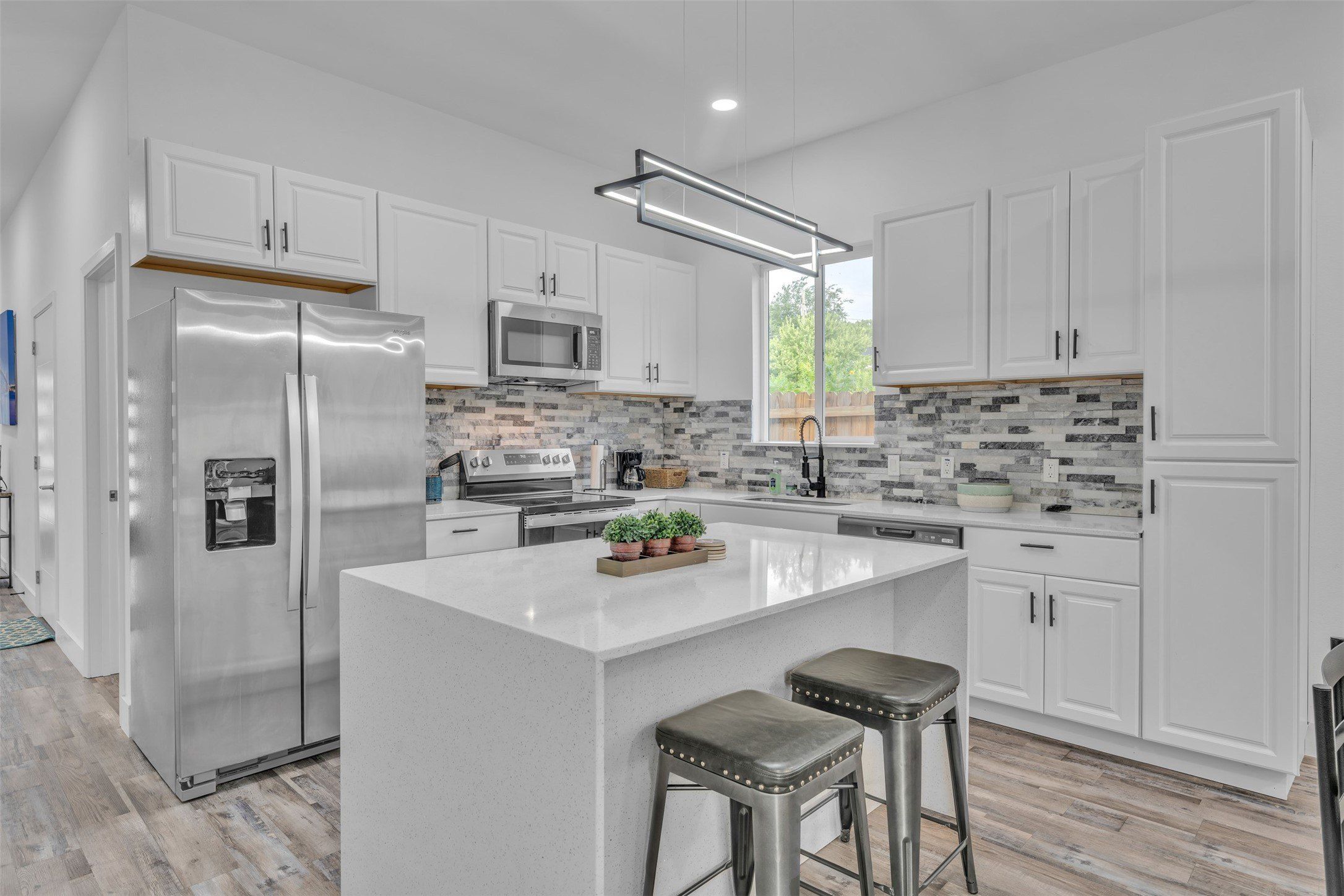 3613 Durango Trail. Granbury, TX 76048