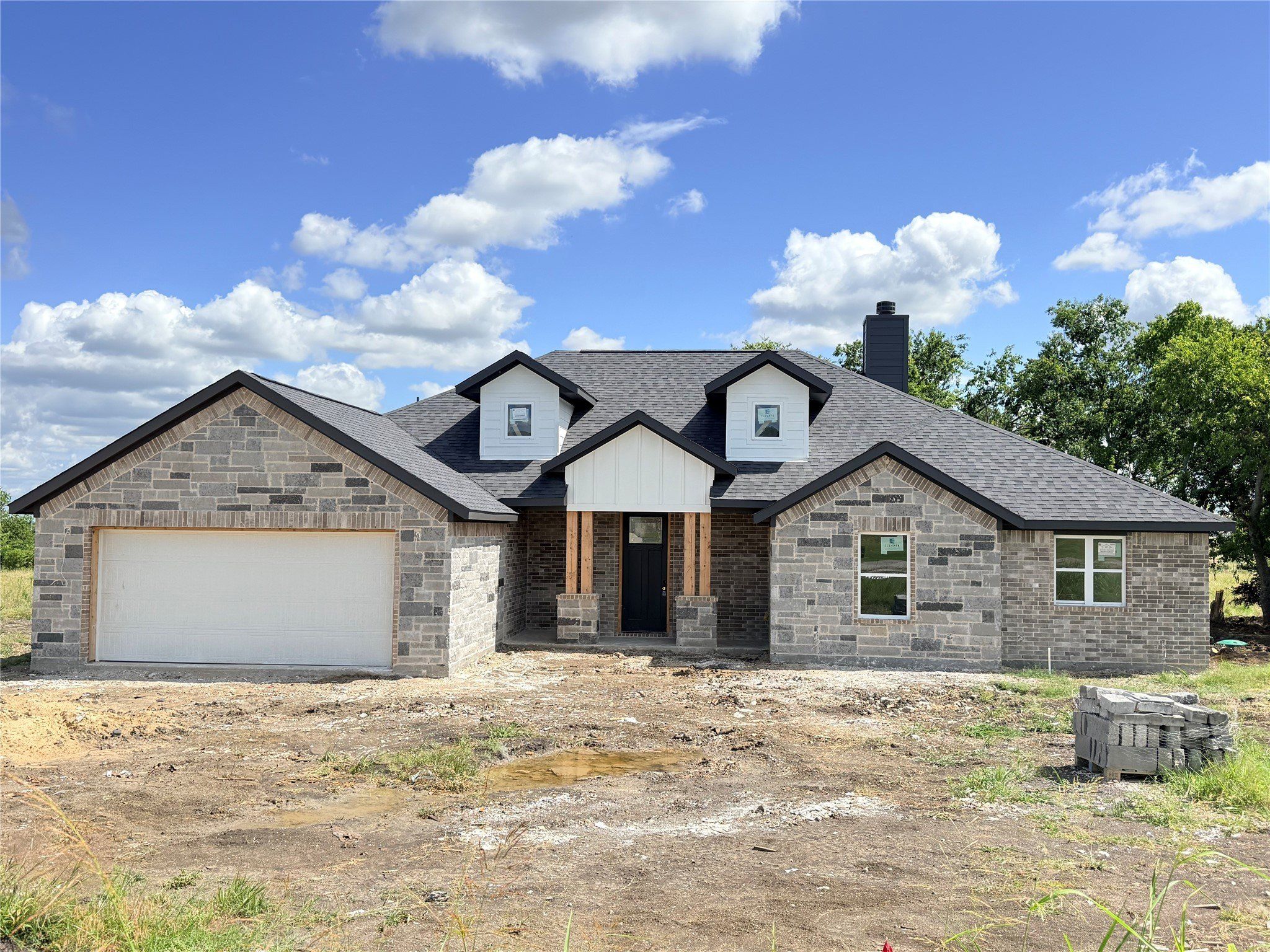 1016 Don Eve Court. Azle, TX 76020