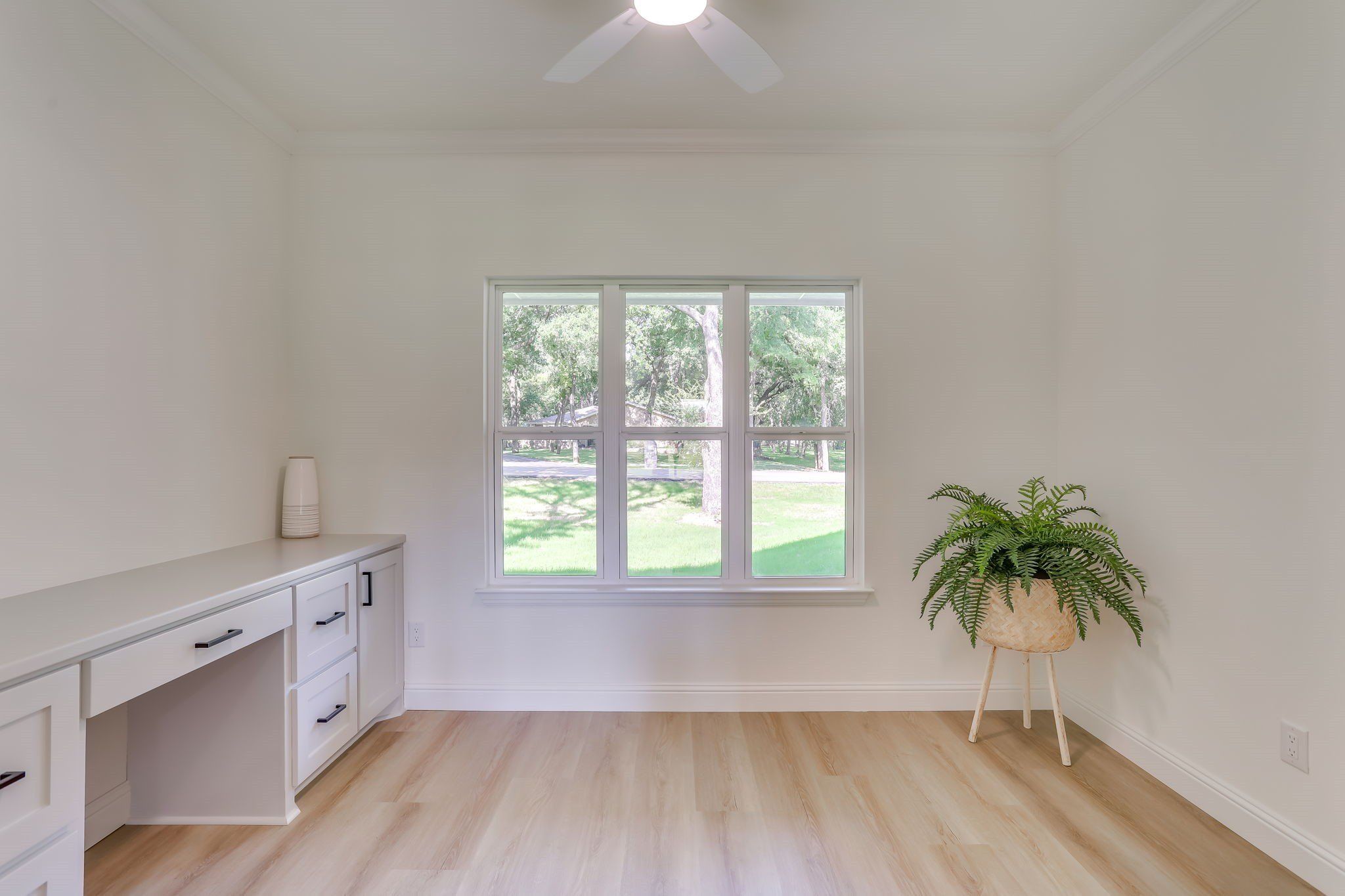 6705 Westover Drive. Granbury, TX 76049