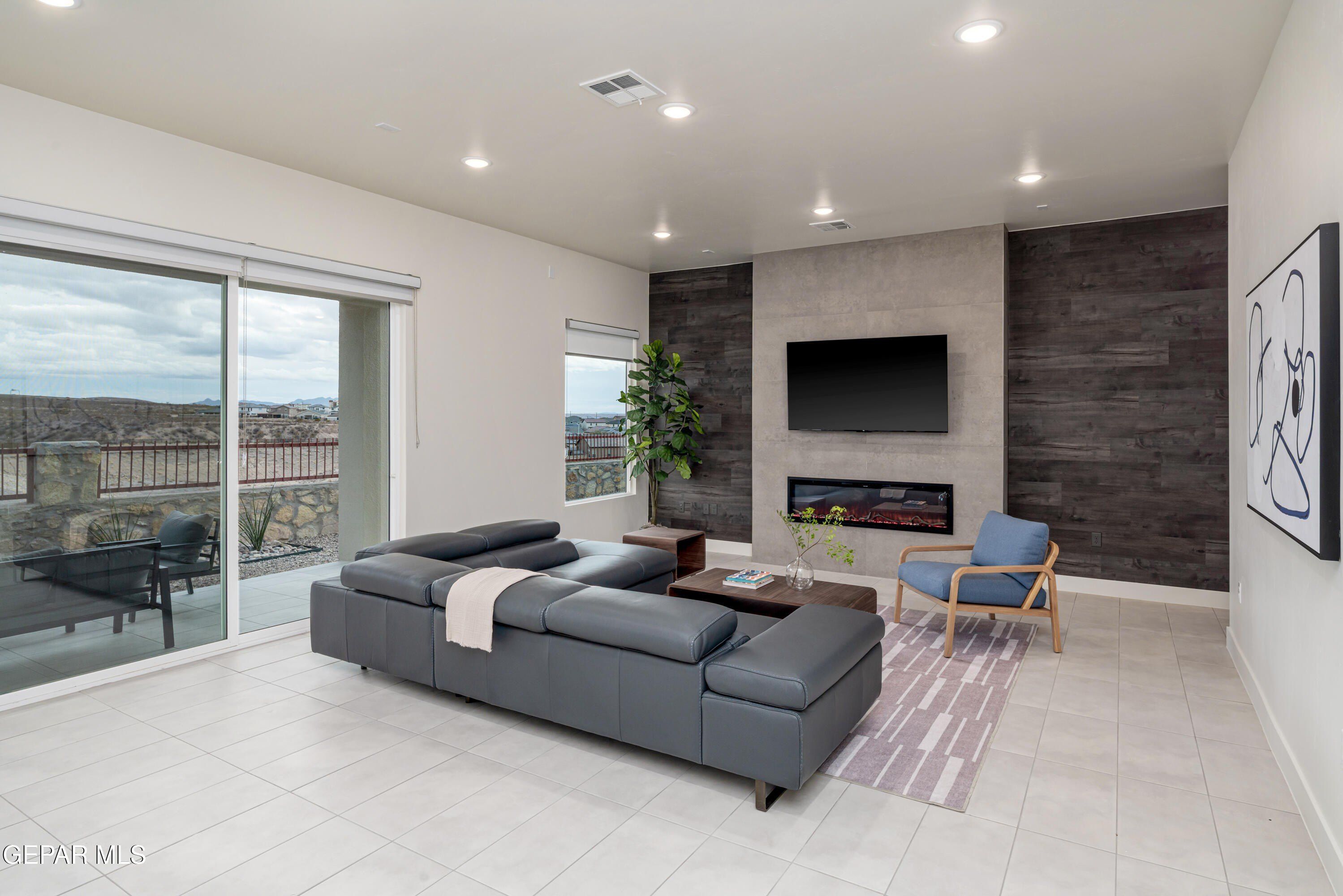 7280 Cimarron Rim Drive. El Paso, TX 79911