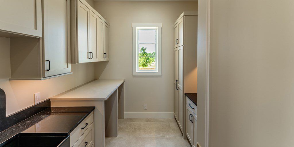 26 Lago Vista Dr. Fredericksburg, TX 78624